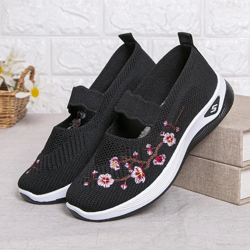 Women's Embroidered Chunky Sneakers