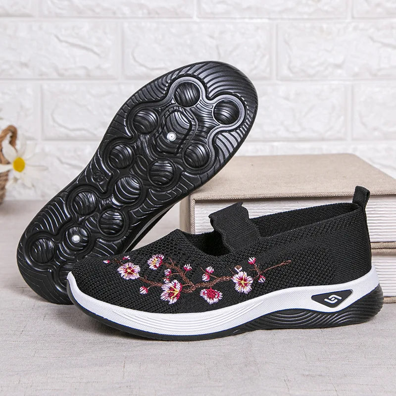 Women's Embroidered Chunky Sneakers