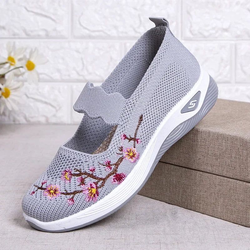 Women's Embroidered Chunky Sneakers