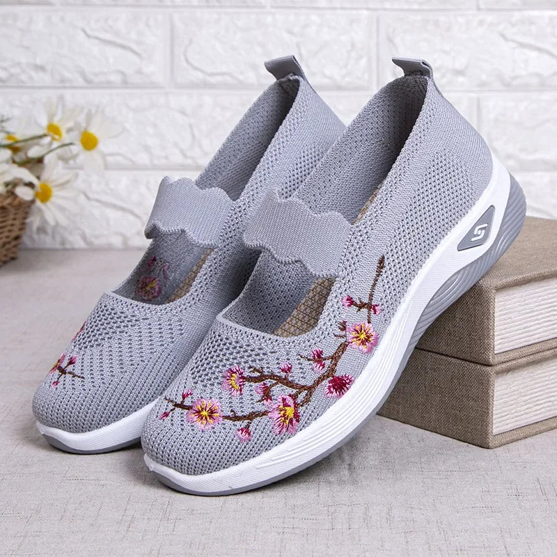 Women's Embroidered Chunky Sneakers