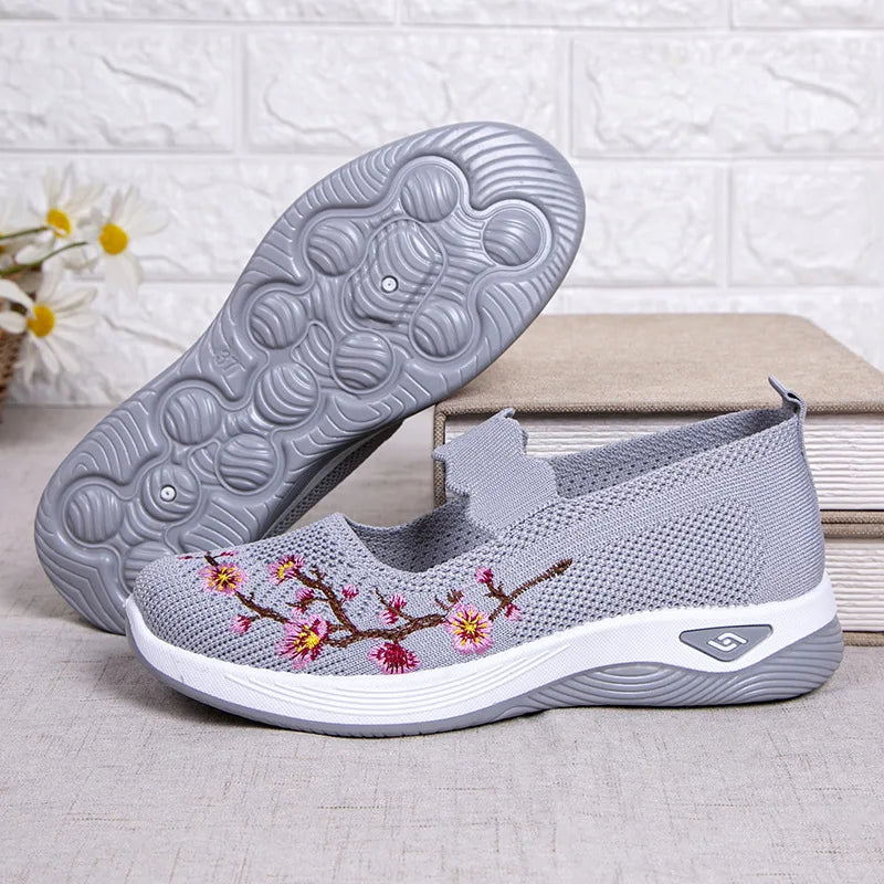Women's Embroidered Chunky Sneakers