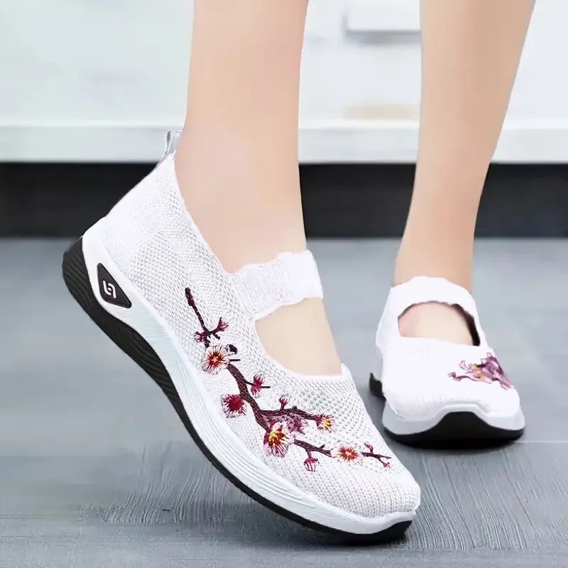 Women's Embroidered Chunky Sneakers