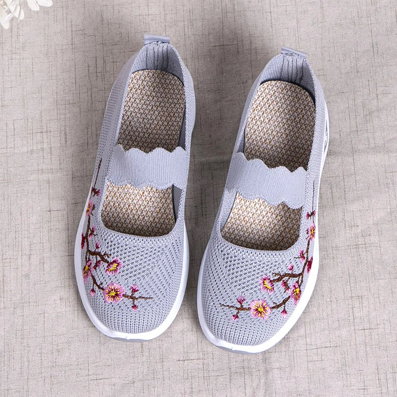 Women's Embroidered Chunky Sneakers
