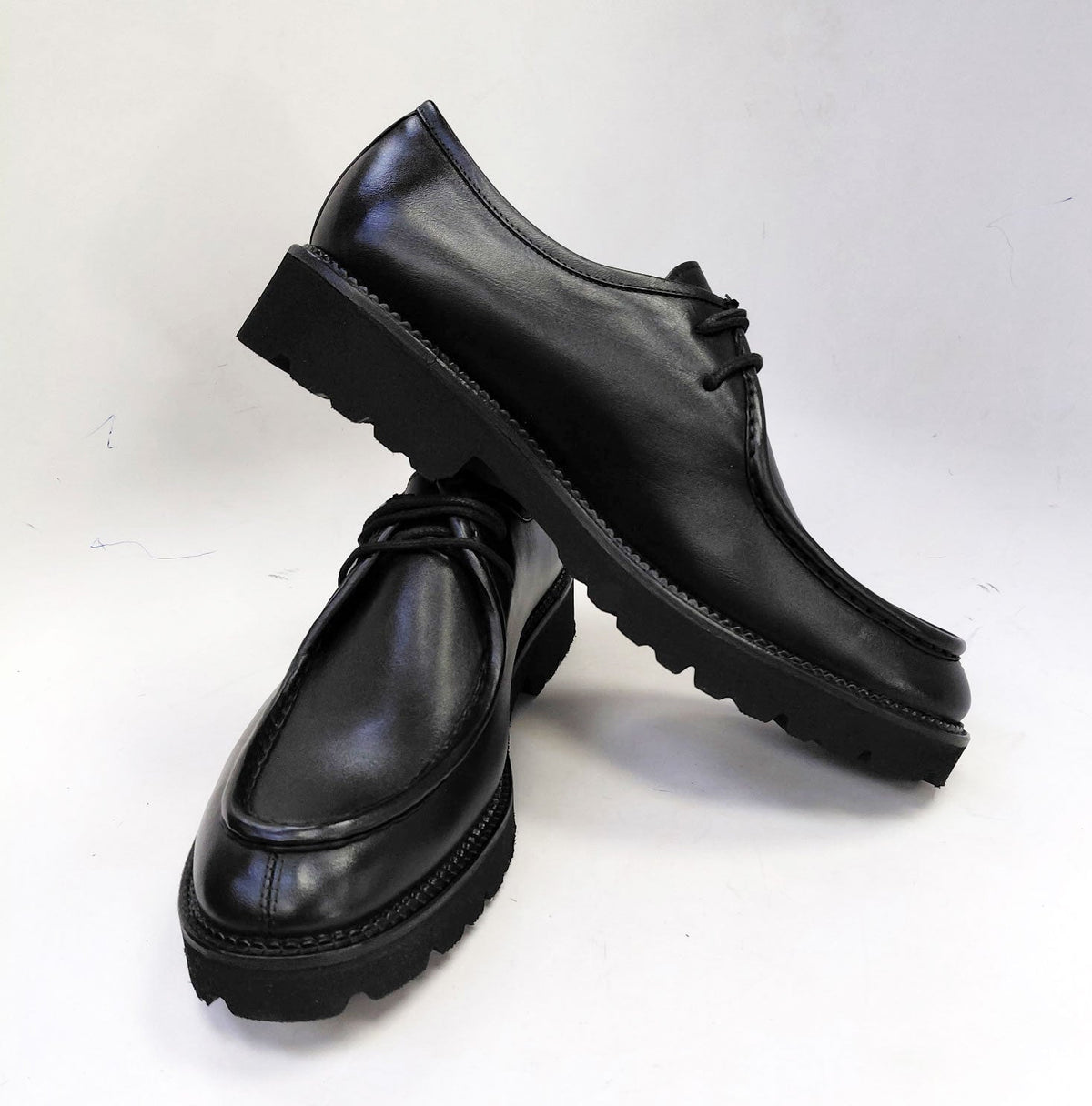 C Collection Calfskin Lace Up Shoe - Black - Pendo Store
