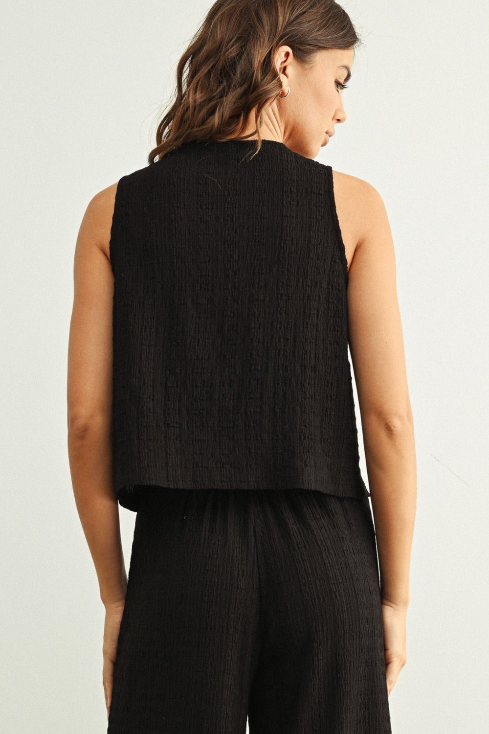 Crinkled Fabric Sleeveless Button Front Top - Pendo Store