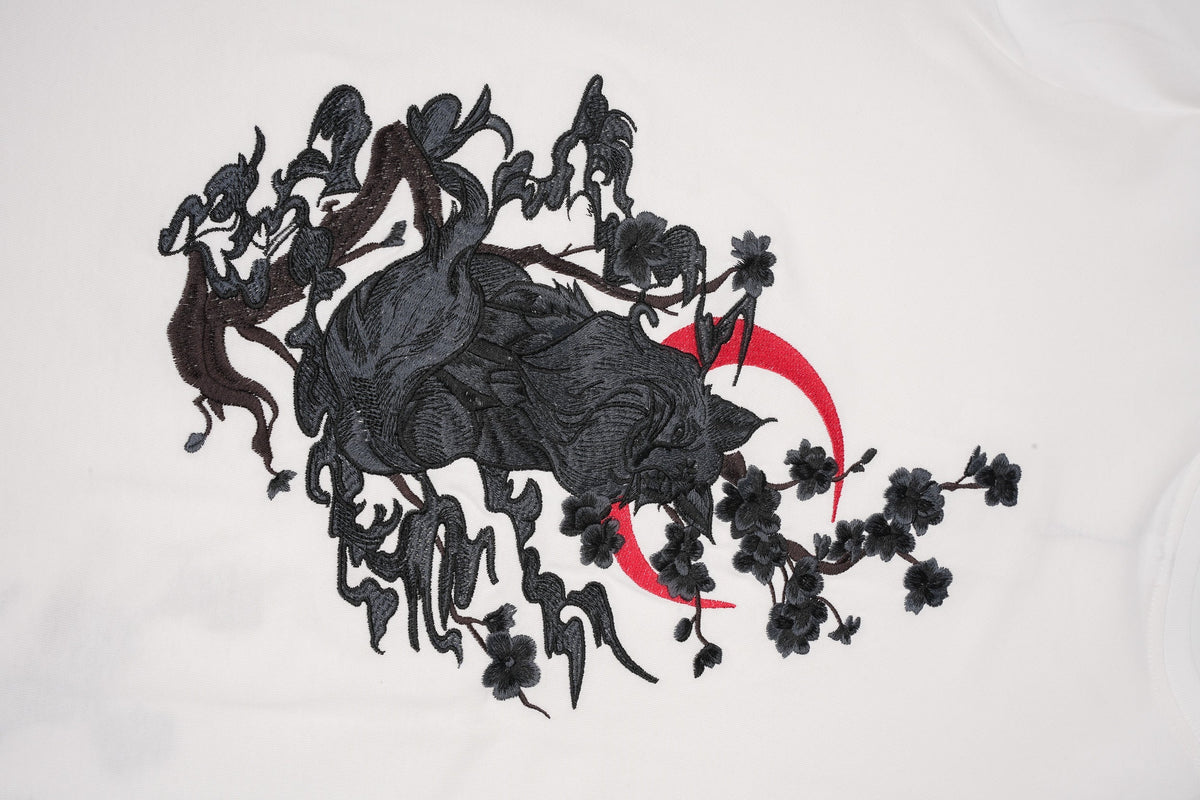ET524 Moon Fox Embroidered Tee - Pendo Store