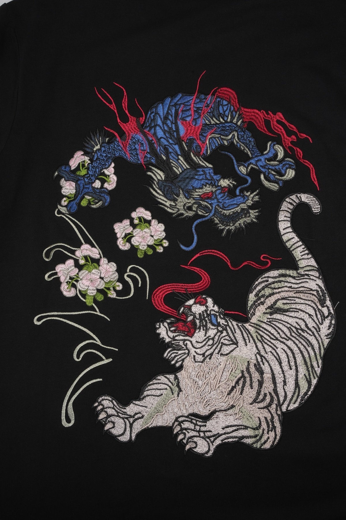ET9977 War of Beasts Embroidered Tee - Pendo Store