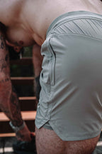 MEN’S | HYBRIFLEX SHORT : GREY
