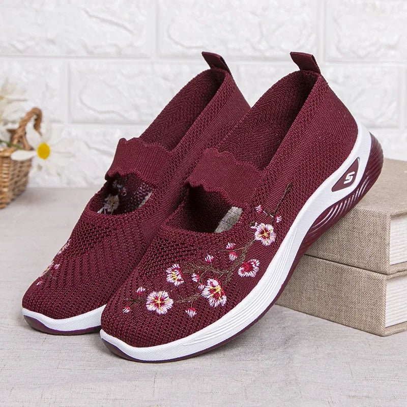 Women's Embroidered Chunky Sneakers - Pendo Store