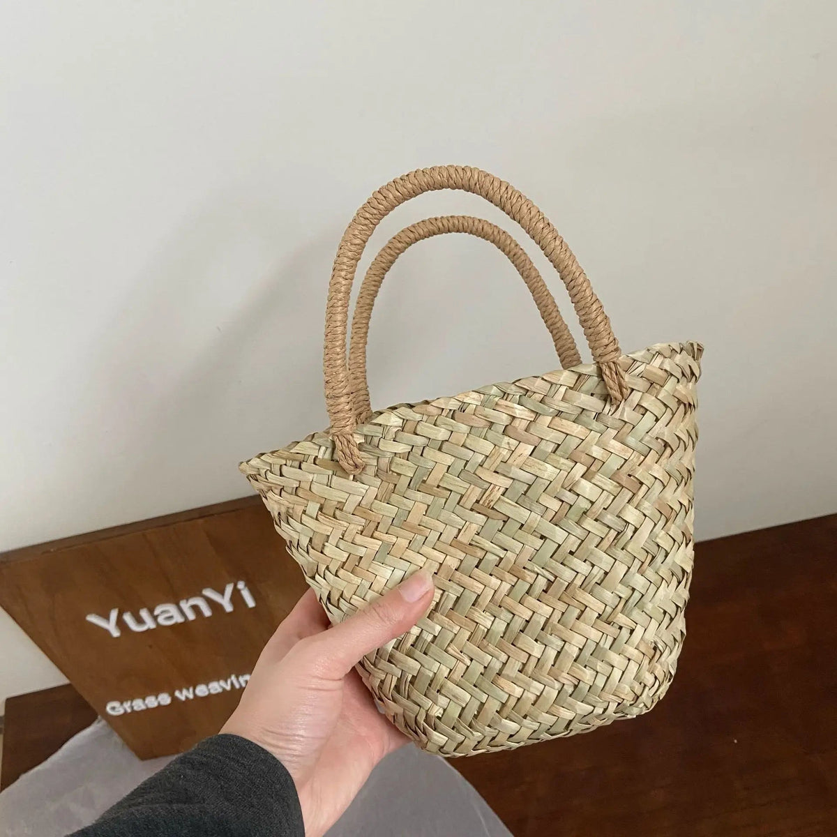 Women's Woven Straw Shoulder Bag - Pendo Store